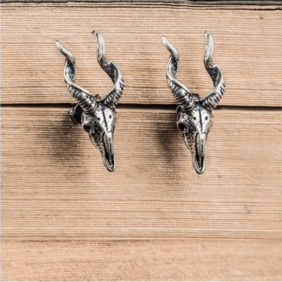Single Accent Tide Male Sheep Head Ear Men's Earrings S925 Silver Earrings - Picture 2 of 7